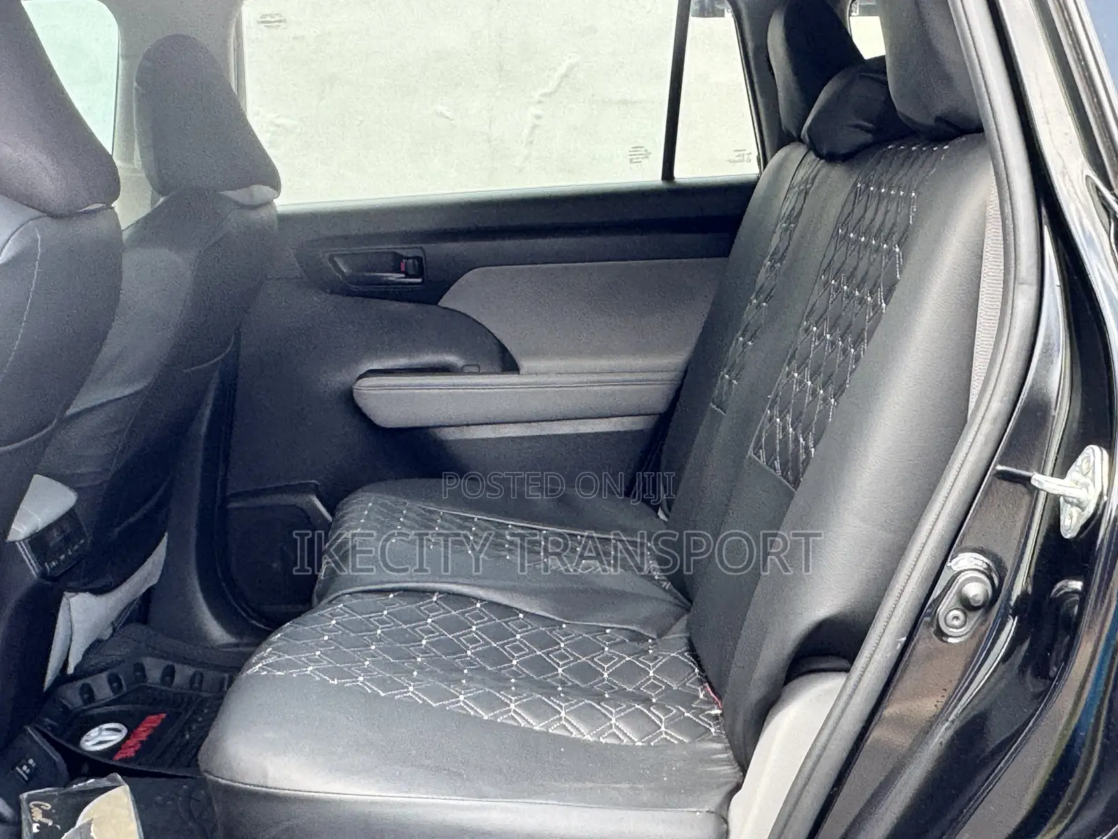 Toyota Highlander LE 2021 Black