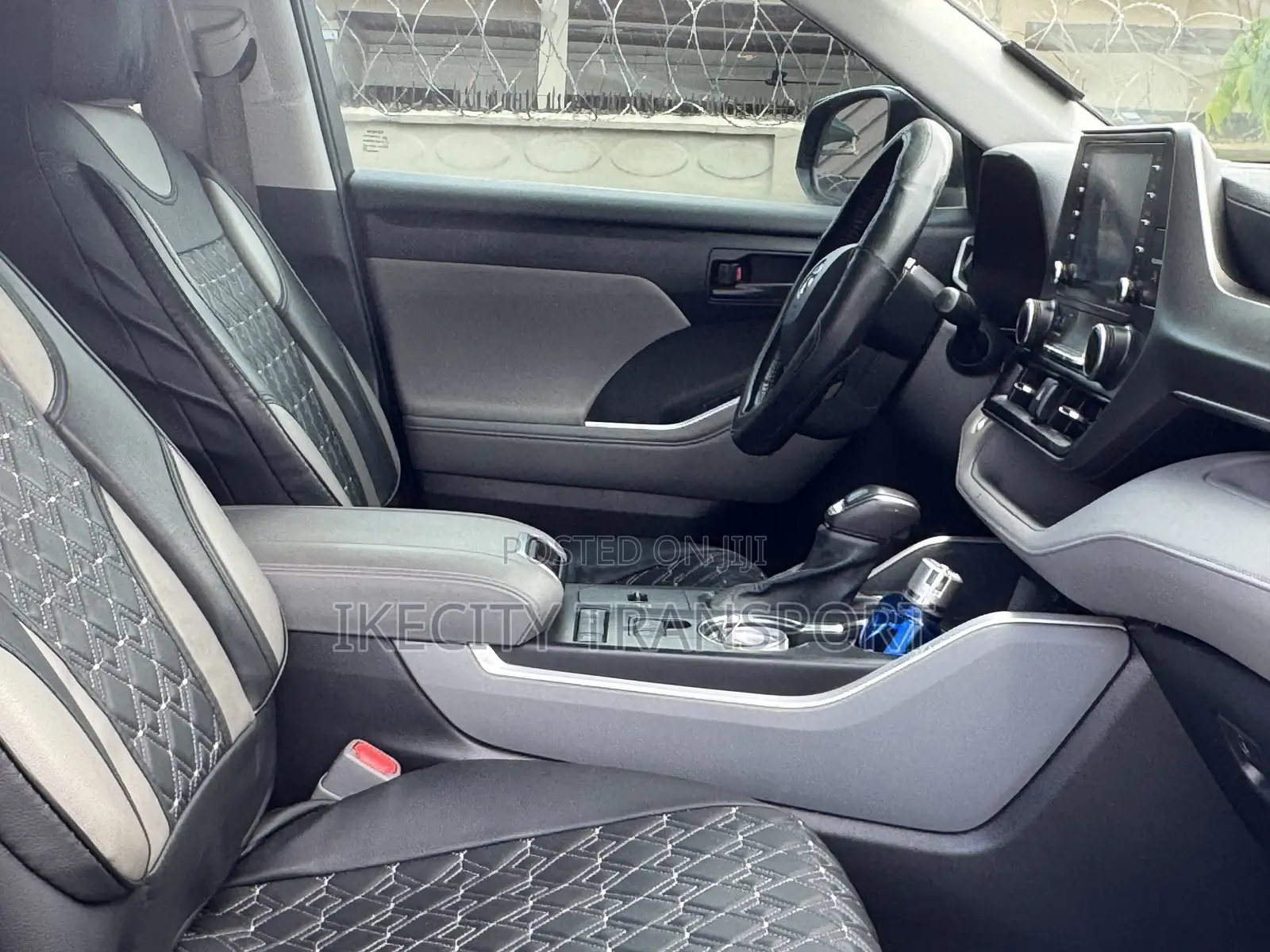 Toyota Highlander LE 2021 Black
