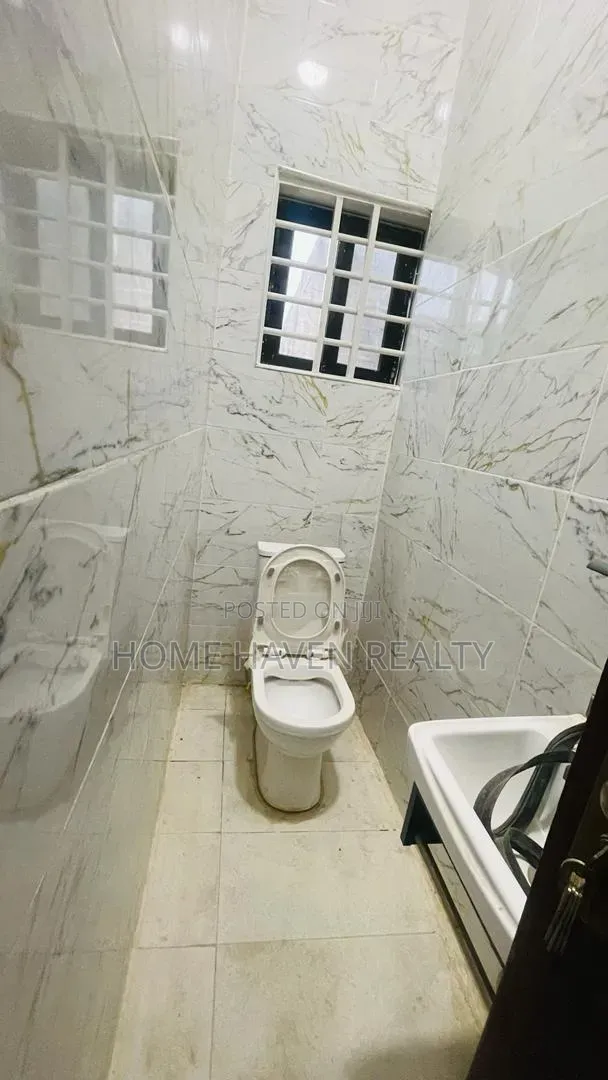 4bdrm House in Kwabenya Adwoa Sarfo for sale
