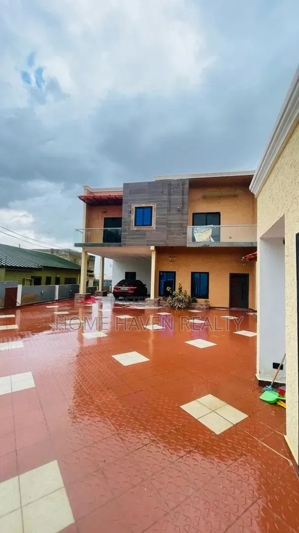 4bdrm House in Kwabenya Adwoa Sarfo for sale