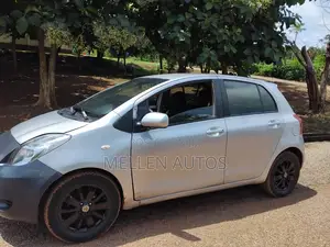 Toyota Yaris Base Hatchback 3dr 2010 Silver