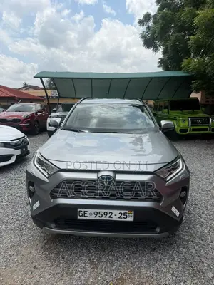 Toyota RAV4 2021 Silver