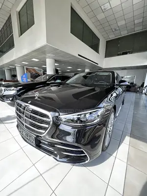 Mercedes-Benz S-Class 2025 Black