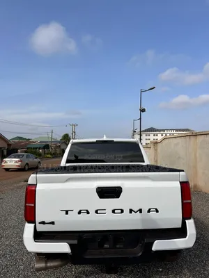 Toyota Tacoma 2024 White