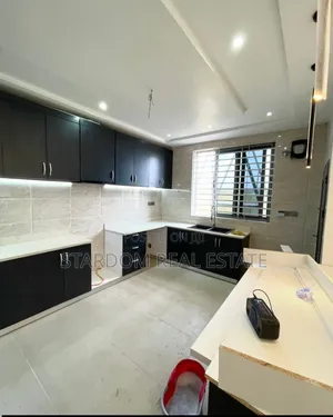 3bdrm Duplex in Borteyman, School Junction for rent