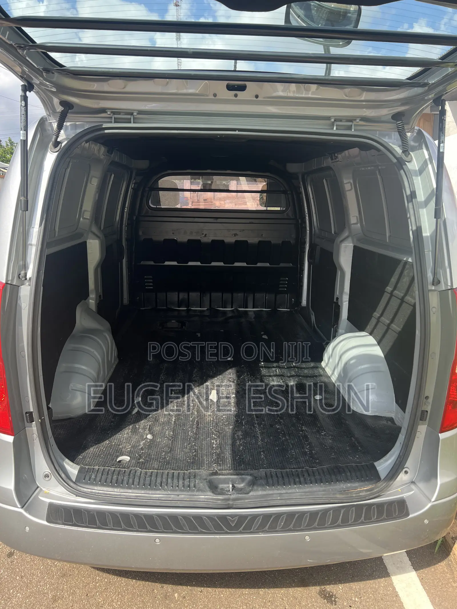 Hyundai H1 2019 Gray
