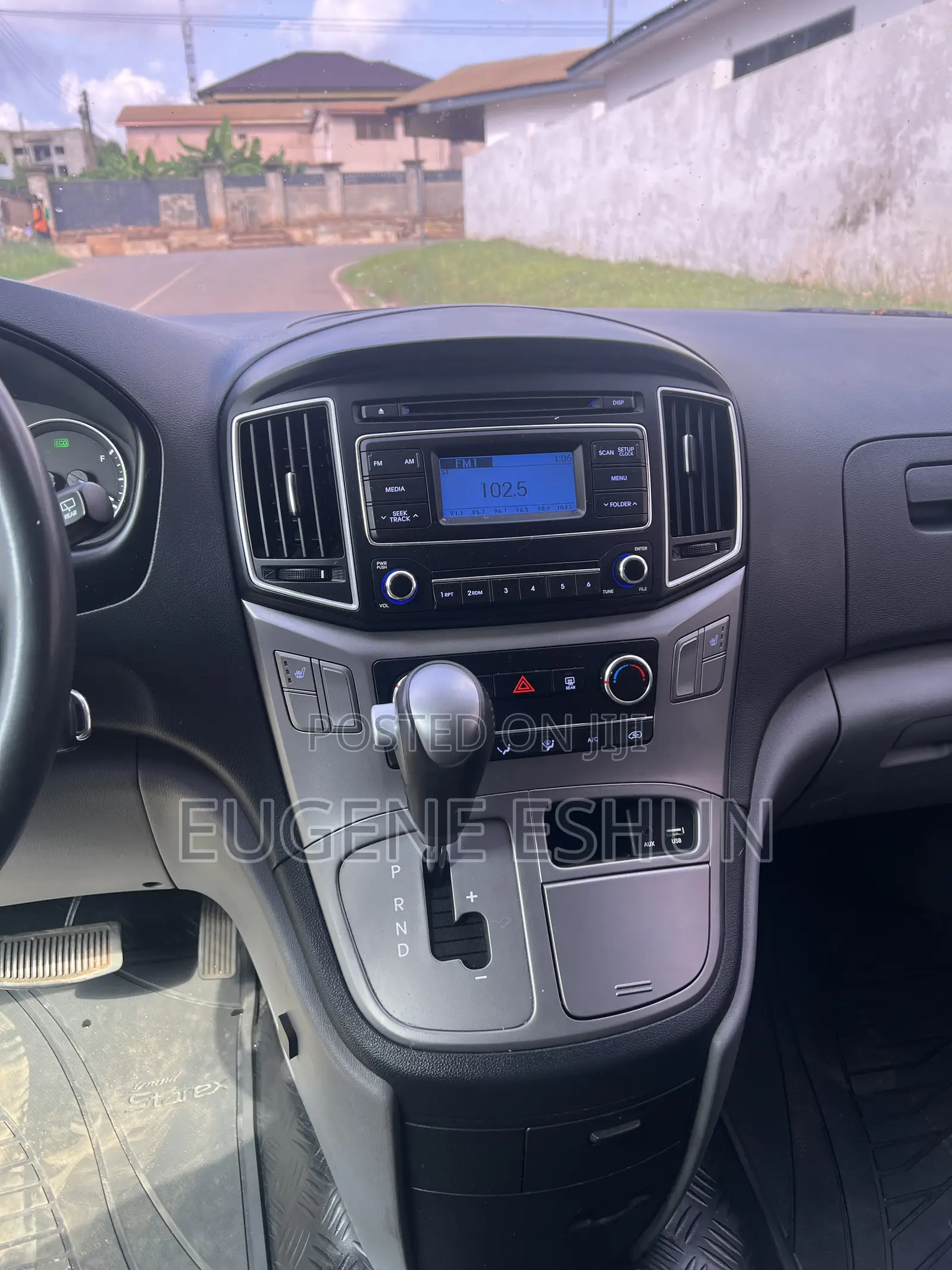 Hyundai H1 2019 Gray