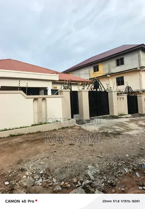 4bdrm House in Kasoa Obum Road, New Market for rent
