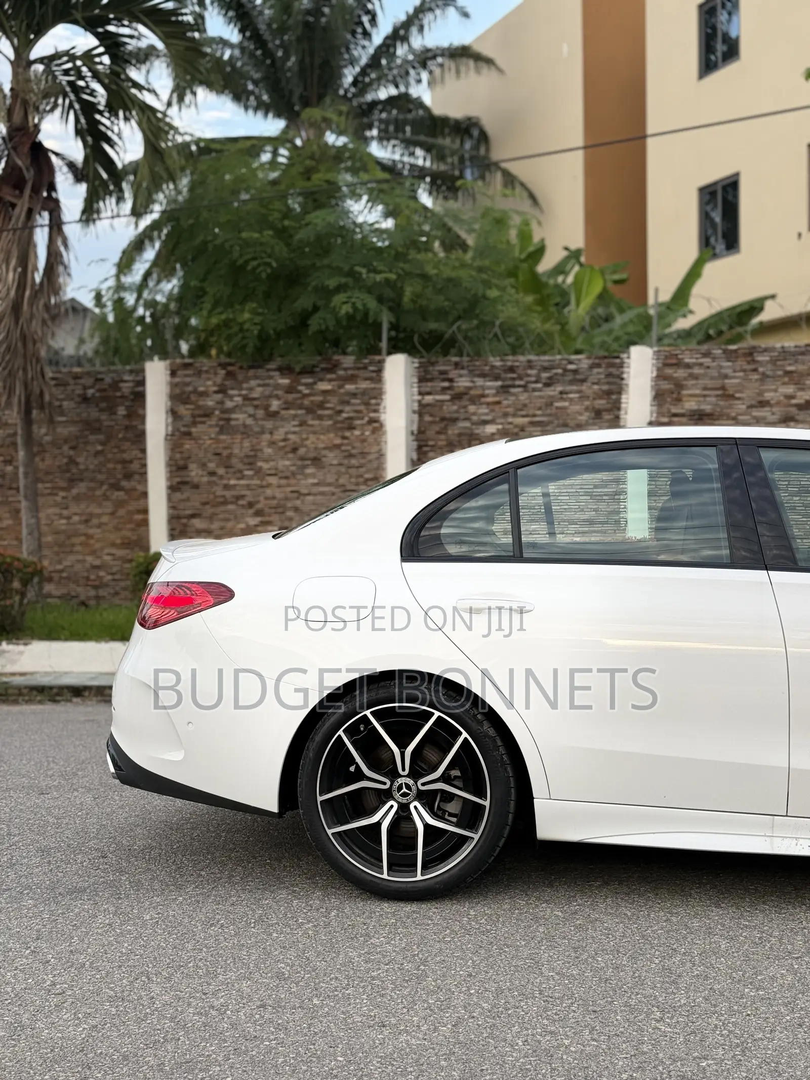 Mercedes-Benz C300 2023 White