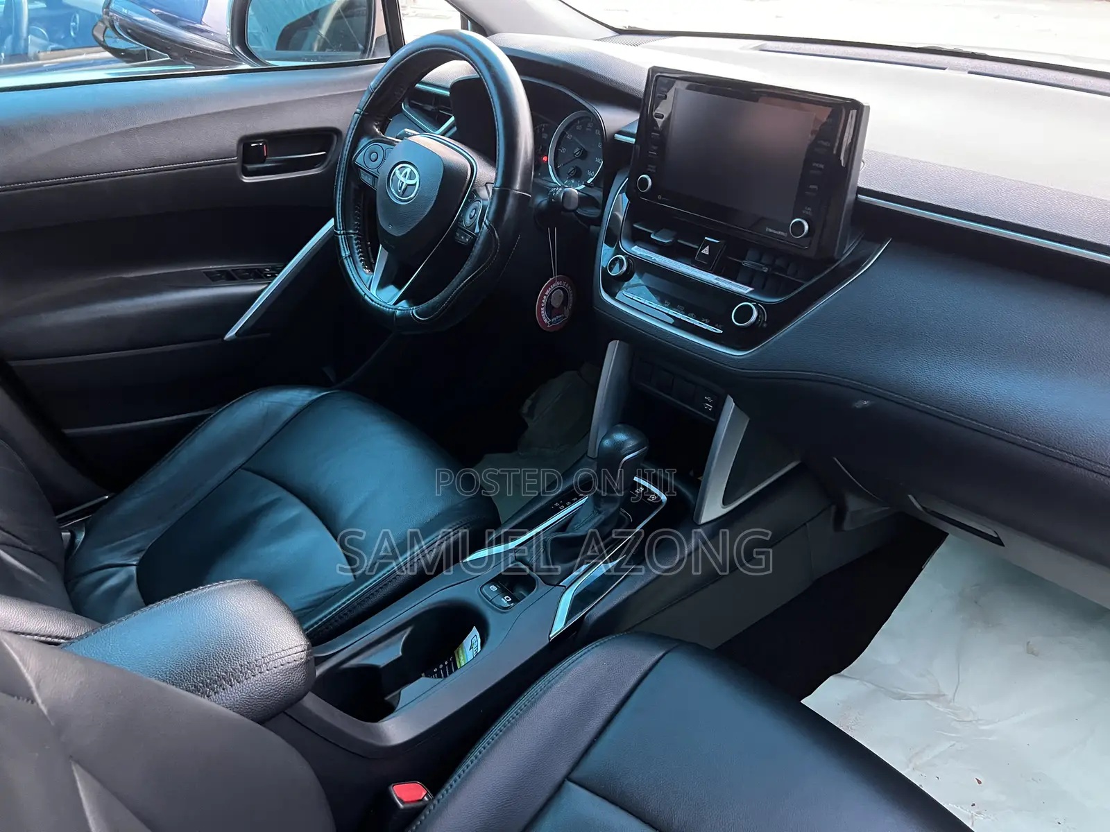 Toyota Corolla Cross 2.0 Petrol AWD 2022 White