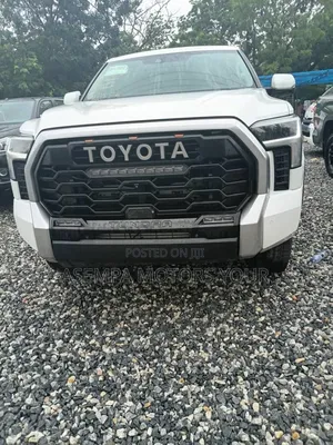 Toyota Tundra SR5 2022 White