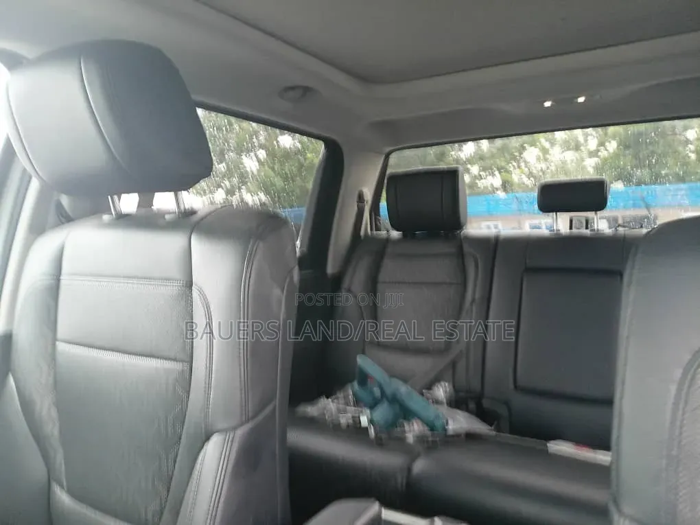 Toyota Tundra 2022 White