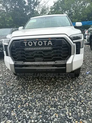 Toyota Tundra 2022 White