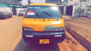 Hyundai H-100 1999 Yellow