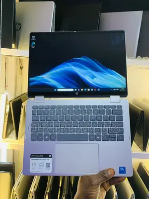 Laptop HP OmniBook 5 Flip 14-fp0023dx 16GB Intel Core 7 SSD 512GB