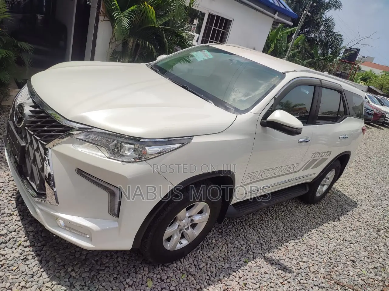 Toyota Fortuner 2.7 AWD 2018 White