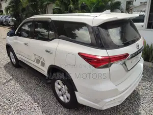 Toyota Fortuner 2.7 AWD 2018 White