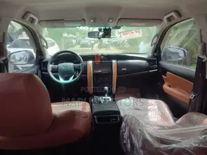Toyota Fortuner 2.7 AWD 2018 White