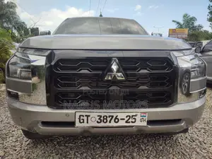 Mitsubishi L200 2025 Gray