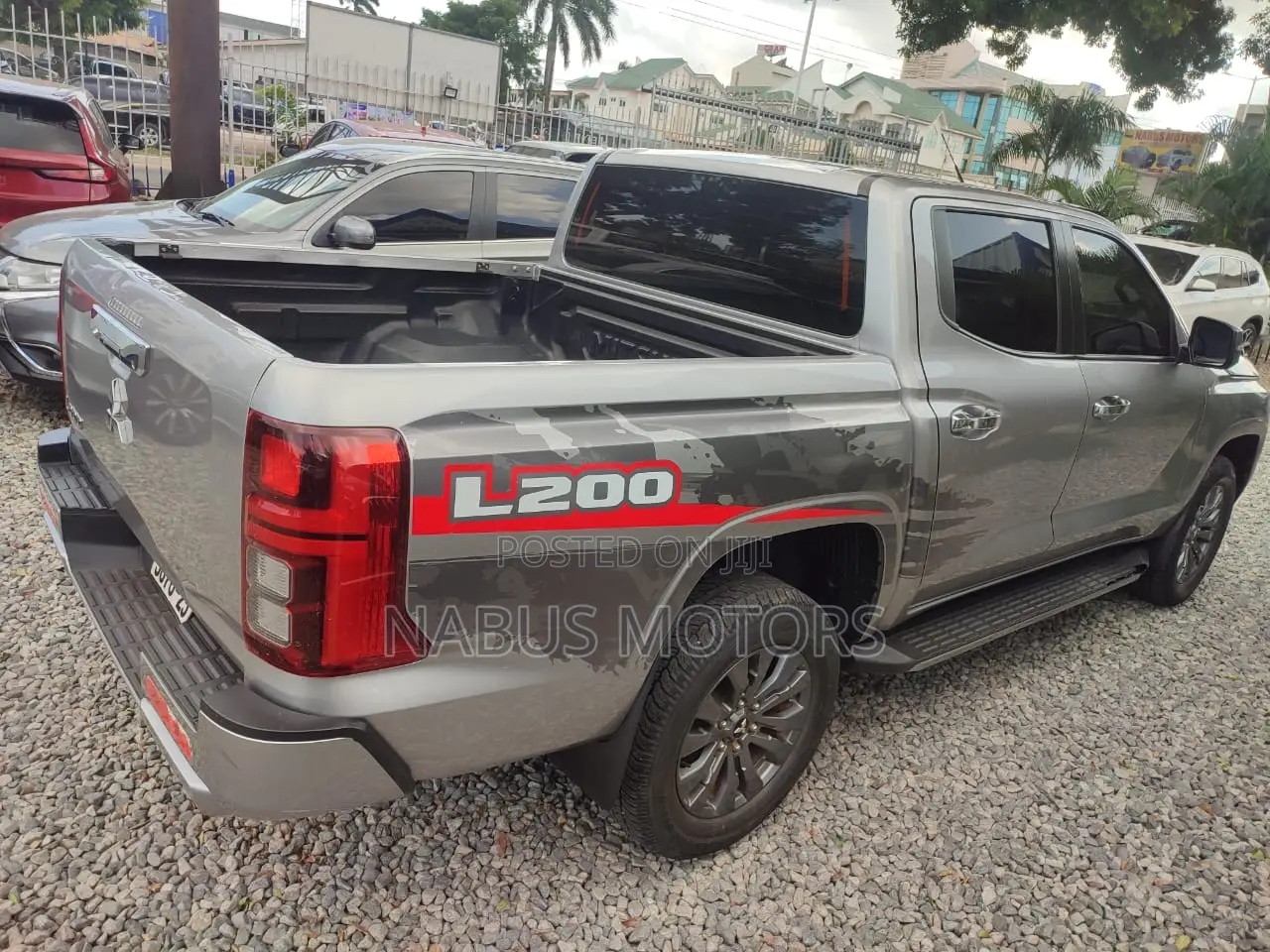 Mitsubishi L200 2025 Gray