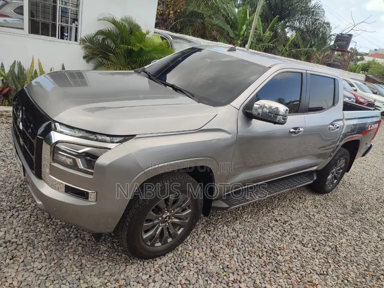 Mitsubishi L200 2025 Gray