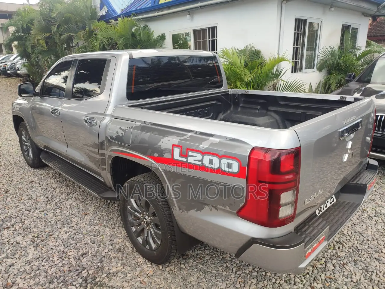 Mitsubishi L200 2025 Gray