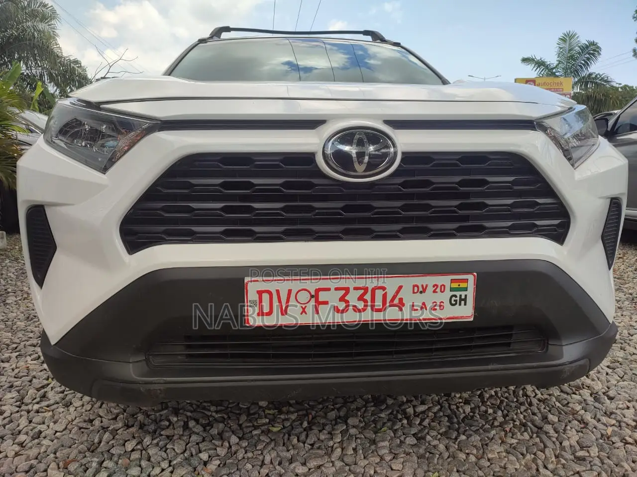 Toyota RAV4 LE AWD 2019 White