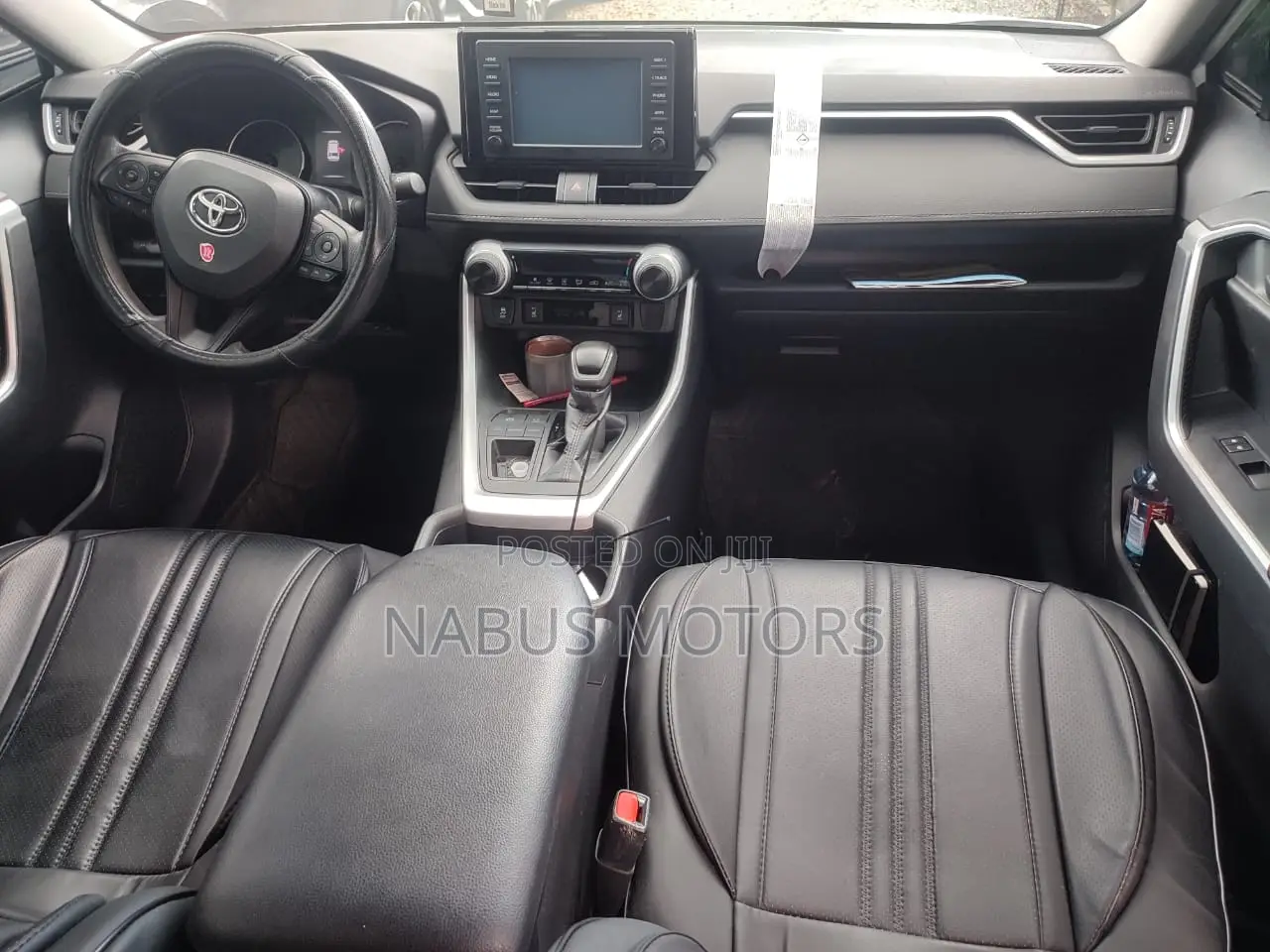 Toyota RAV4 LE AWD 2019 White