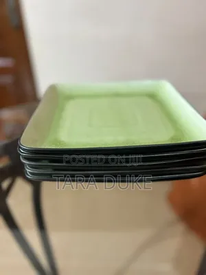 5 Square Ceramic Plates