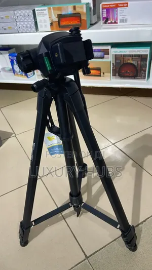 Live Stream 5ft Tall Tripod Stand