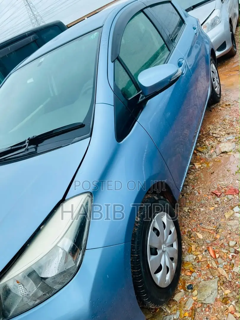 Toyota Vitz 2012 Blue