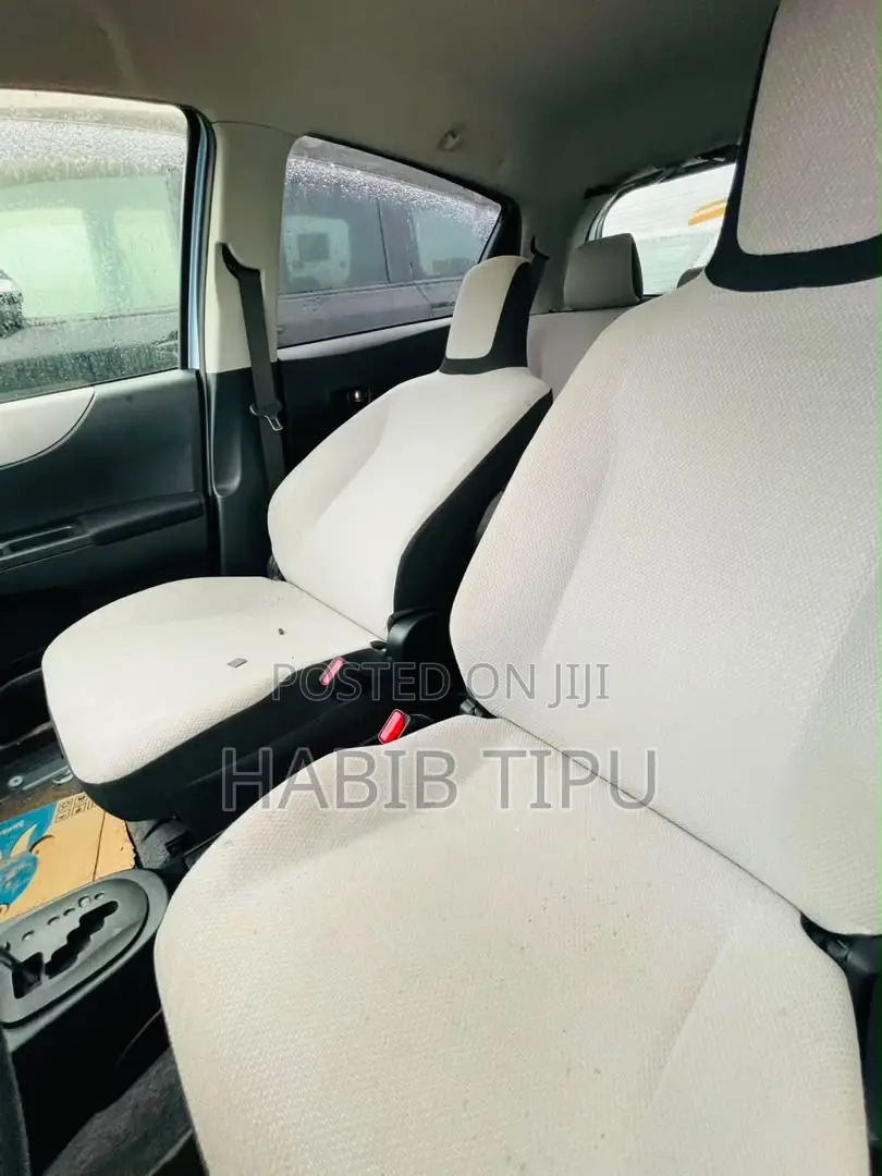 Toyota Vitz 2012 Blue