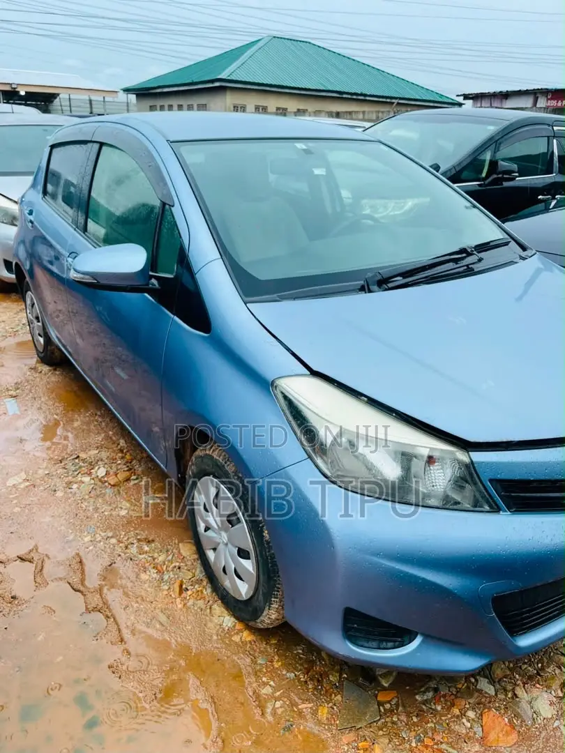 Toyota Vitz 2012 Blue