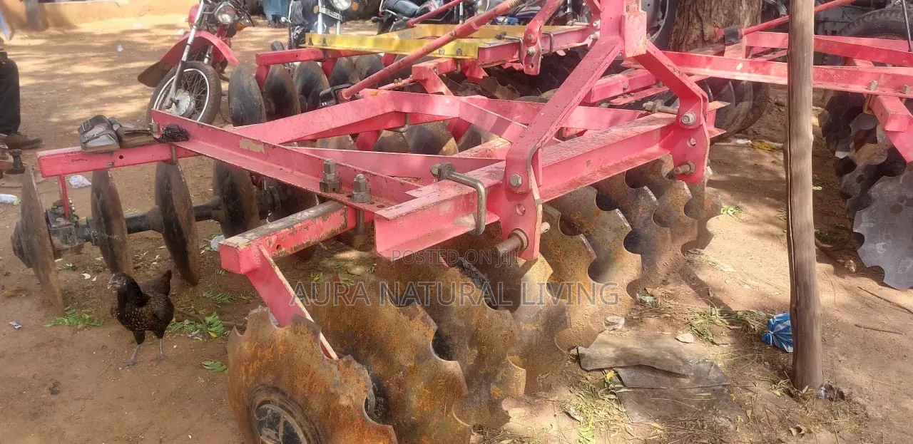 Fairly Used 18-Disc Farm Harrow (9×2)