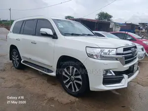 Toyota Land Cruiser 2020 White