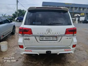 Toyota Land Cruiser 2020 White