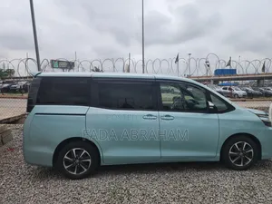 Toyota Voxy 2015 Green