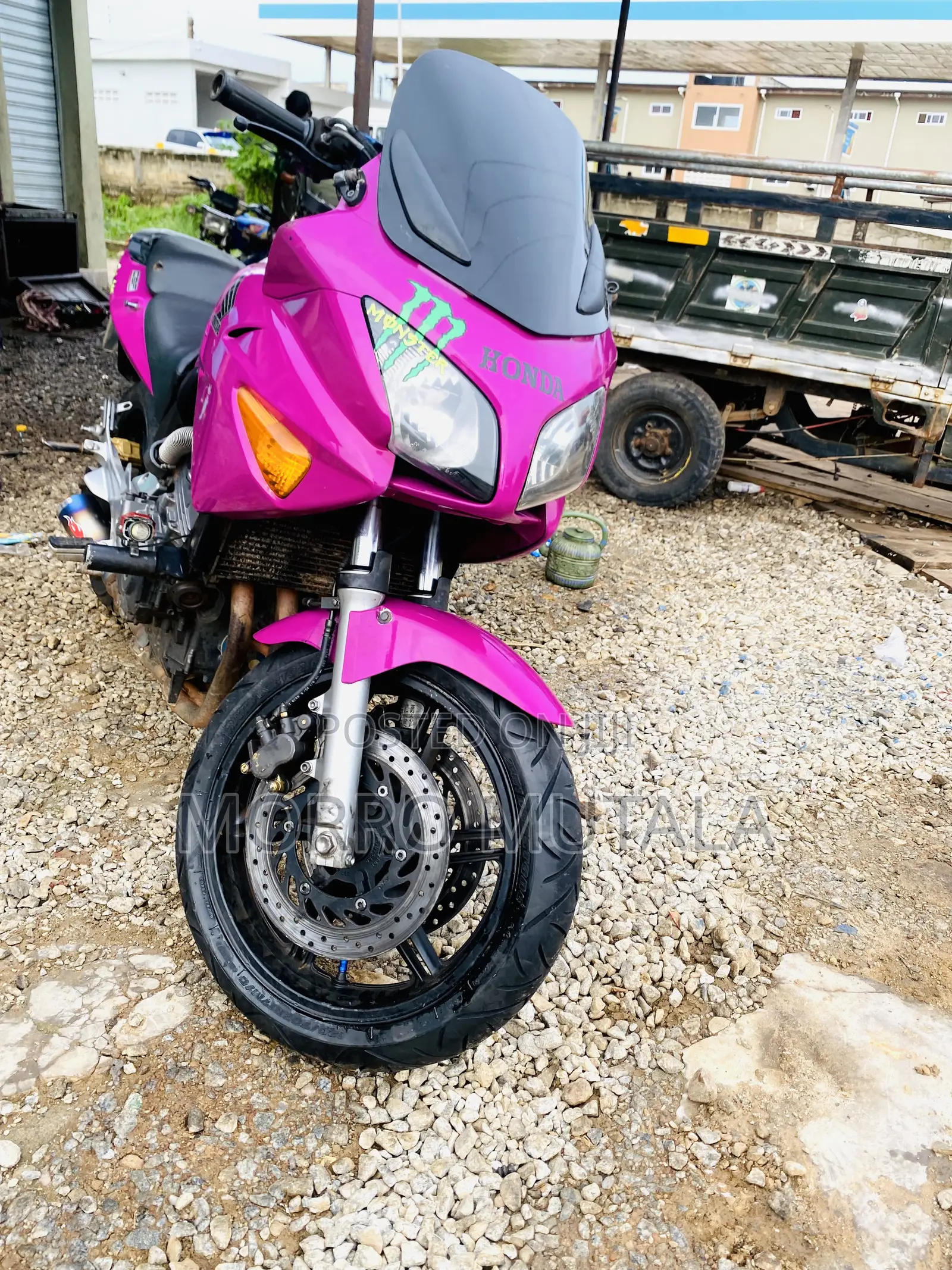 Honda CB 2009 Pink