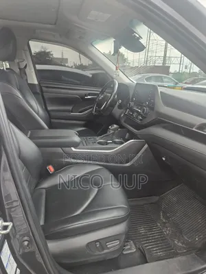 Toyota Highlander 2022 Gray