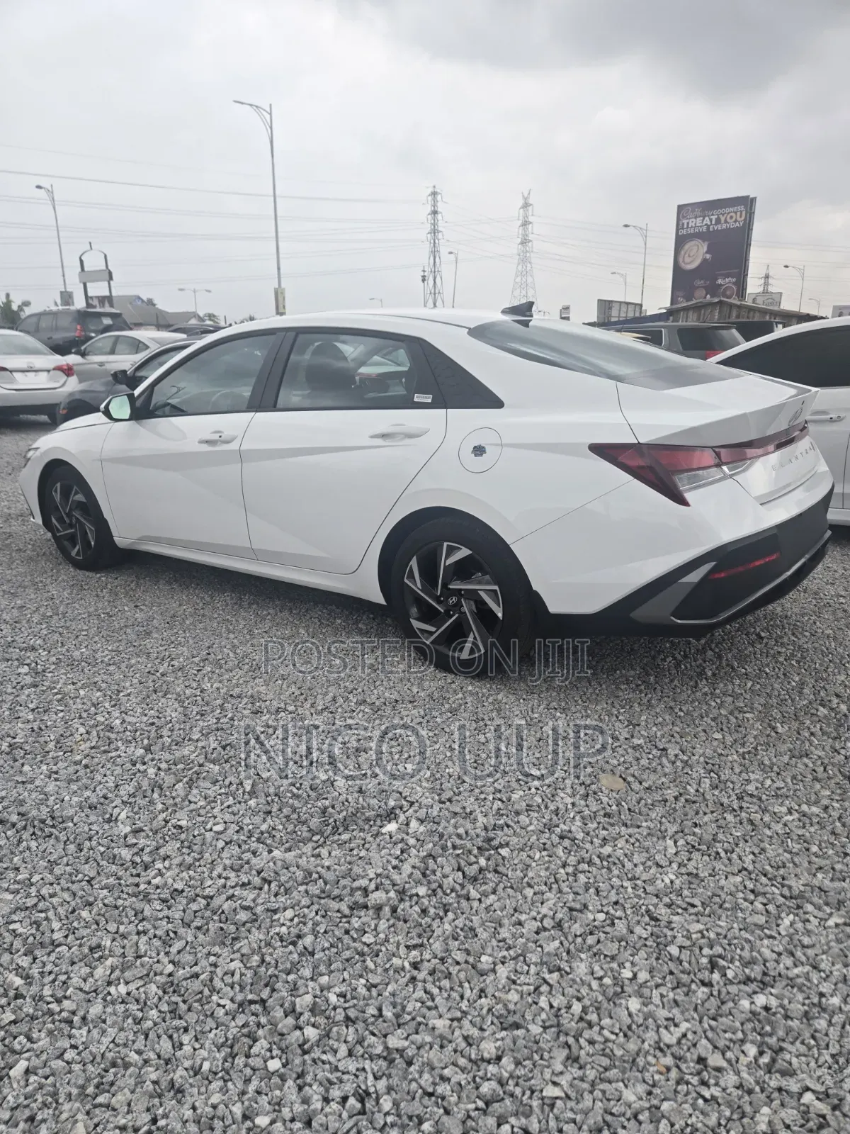 Hyundai Elantra 2025 White