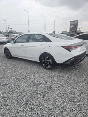 Hyundai Elantra 2025 White