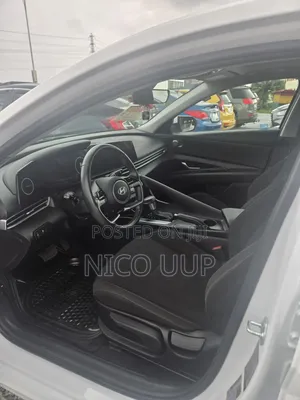 Hyundai Elantra 2025 White
