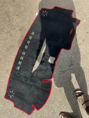 Toyota Venza Dashboard Mat