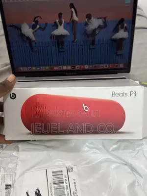 Beats Pill Wireless Bluetooth Speaker (Latest Model) - (Statement Red)