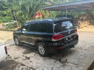 Car Rental. V8 for Hiring