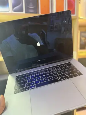 Laptop Apple MacBook Pro 2019 16GB Intel Core i9 SSD 512GB