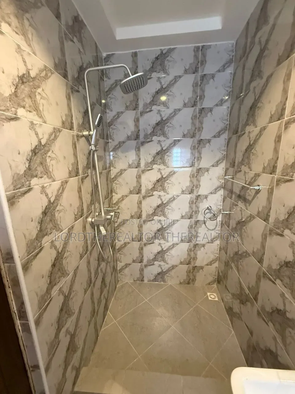 3bdrm House in Pokuase for sale