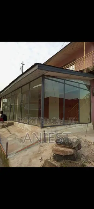 Aluminum Glass Showcase Installation