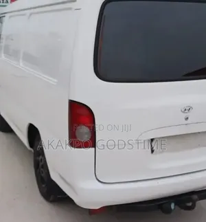 Hyundai H-100 2000 White