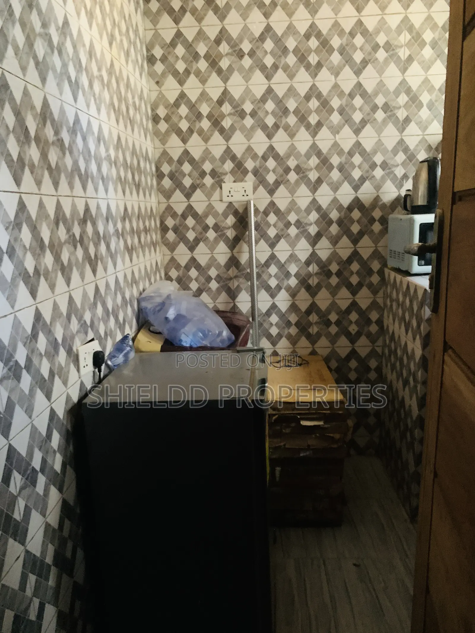 1bdrm Apartment in Chamber And Hall, Abokobi for rent